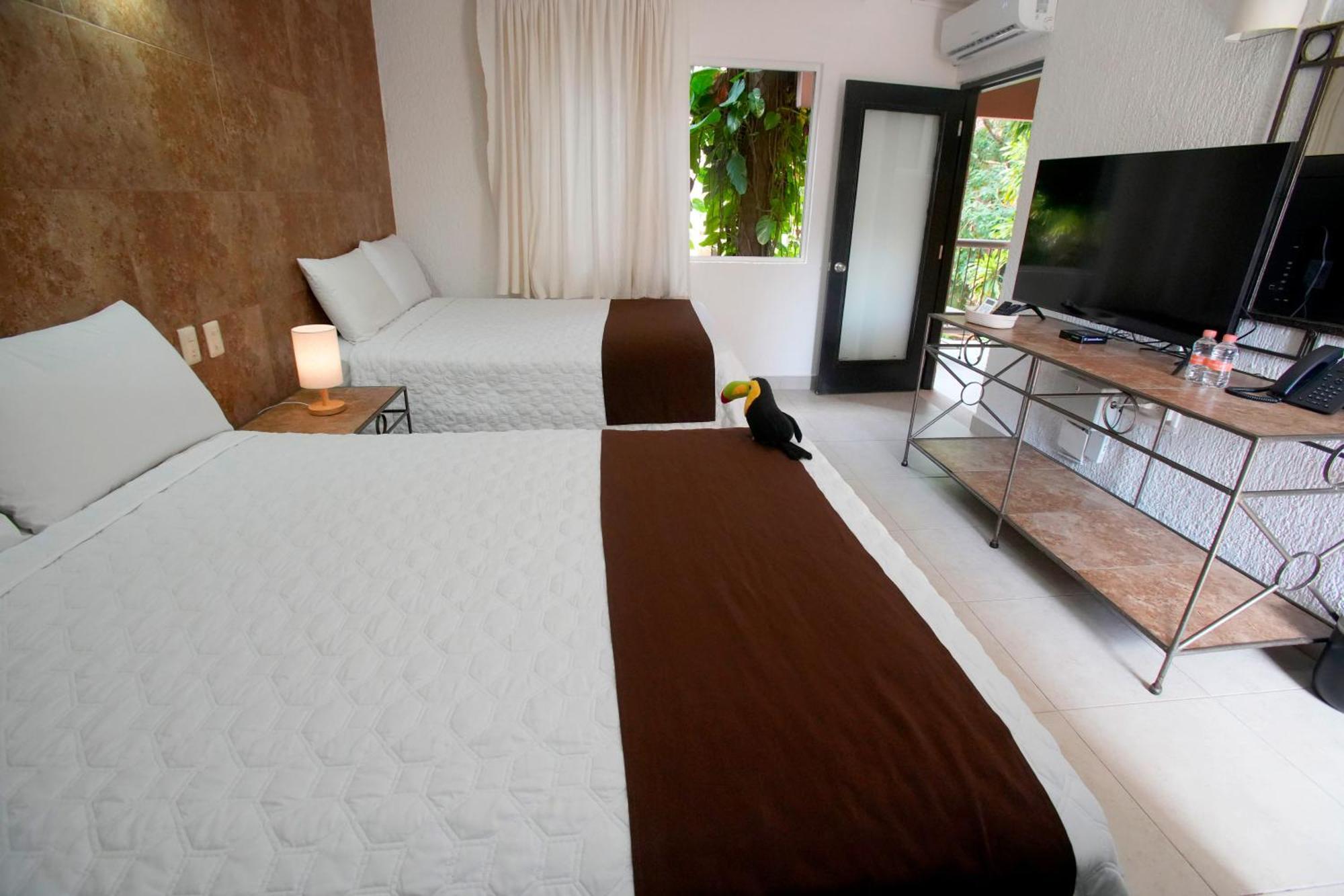 Tukan Hotel Playa Del Carmen Exterior photo