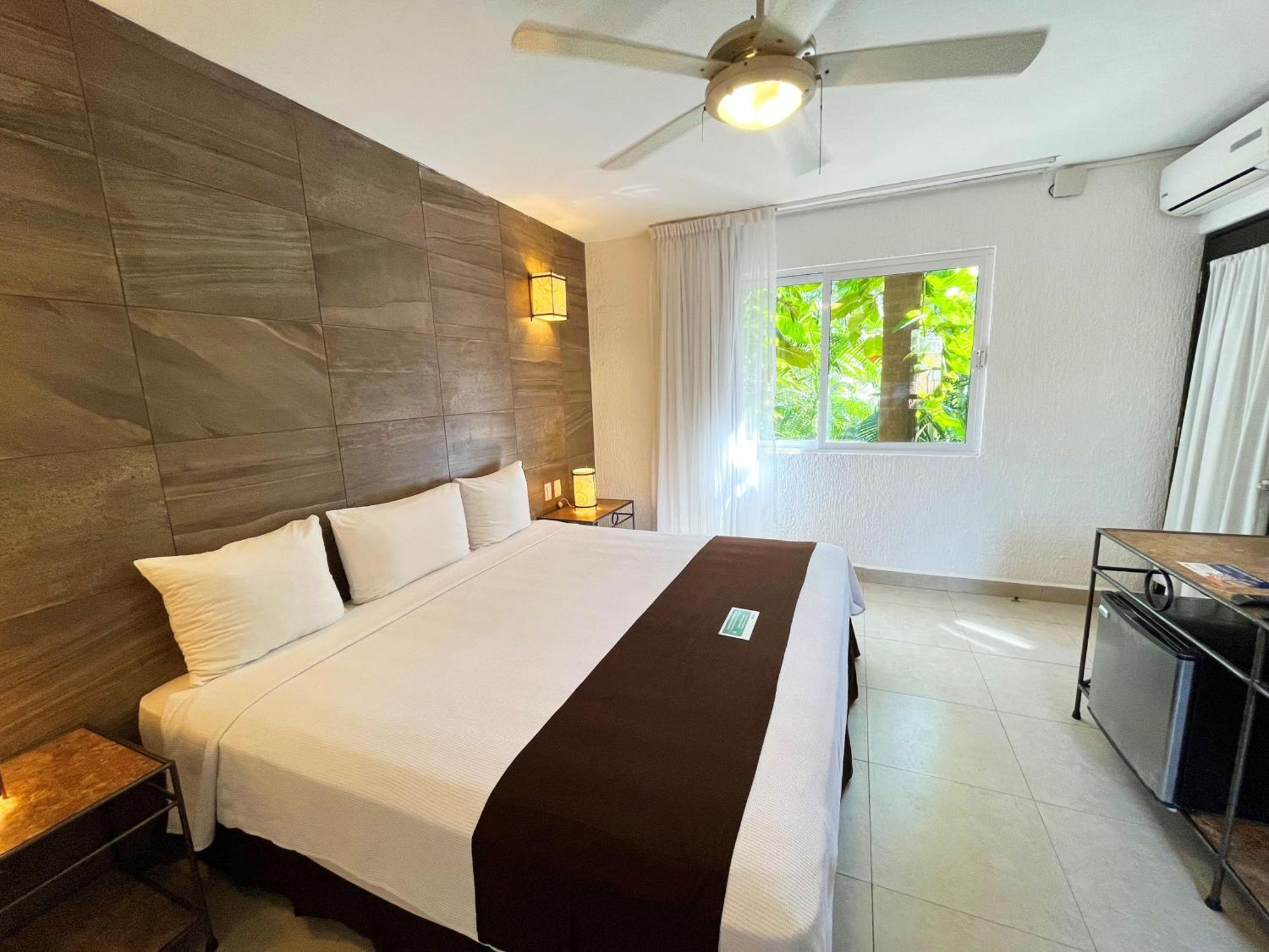 Tukan Hotel Playa Del Carmen Exterior photo